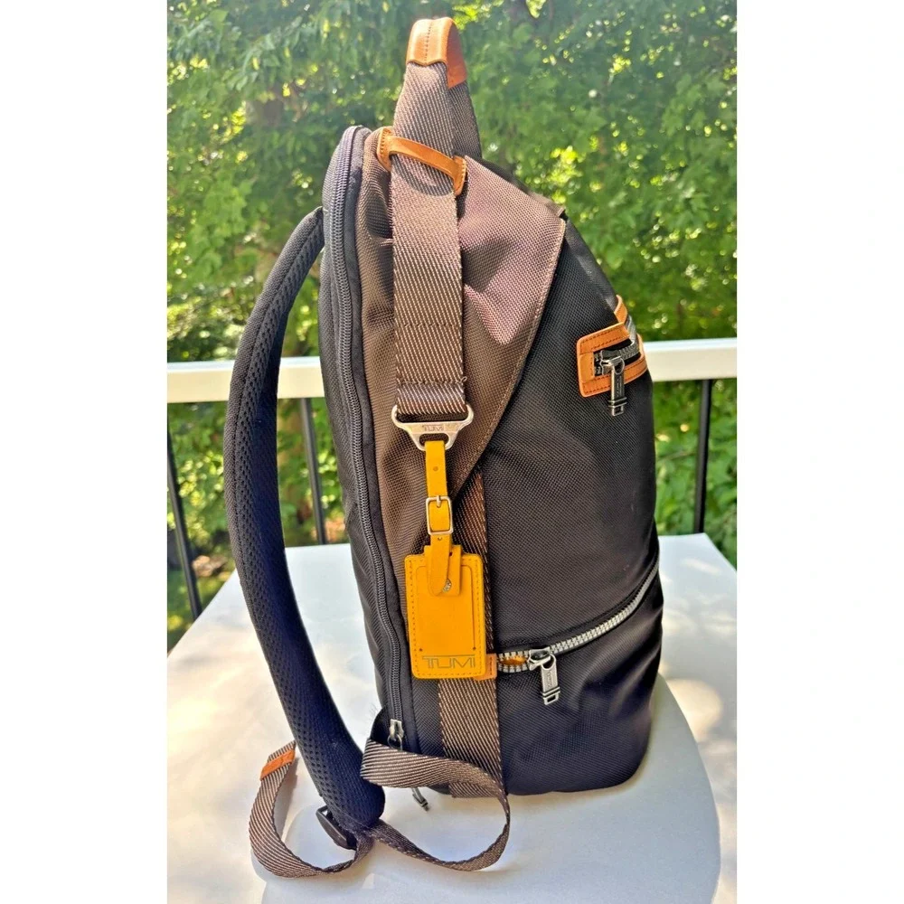 Tumi alpha bravo